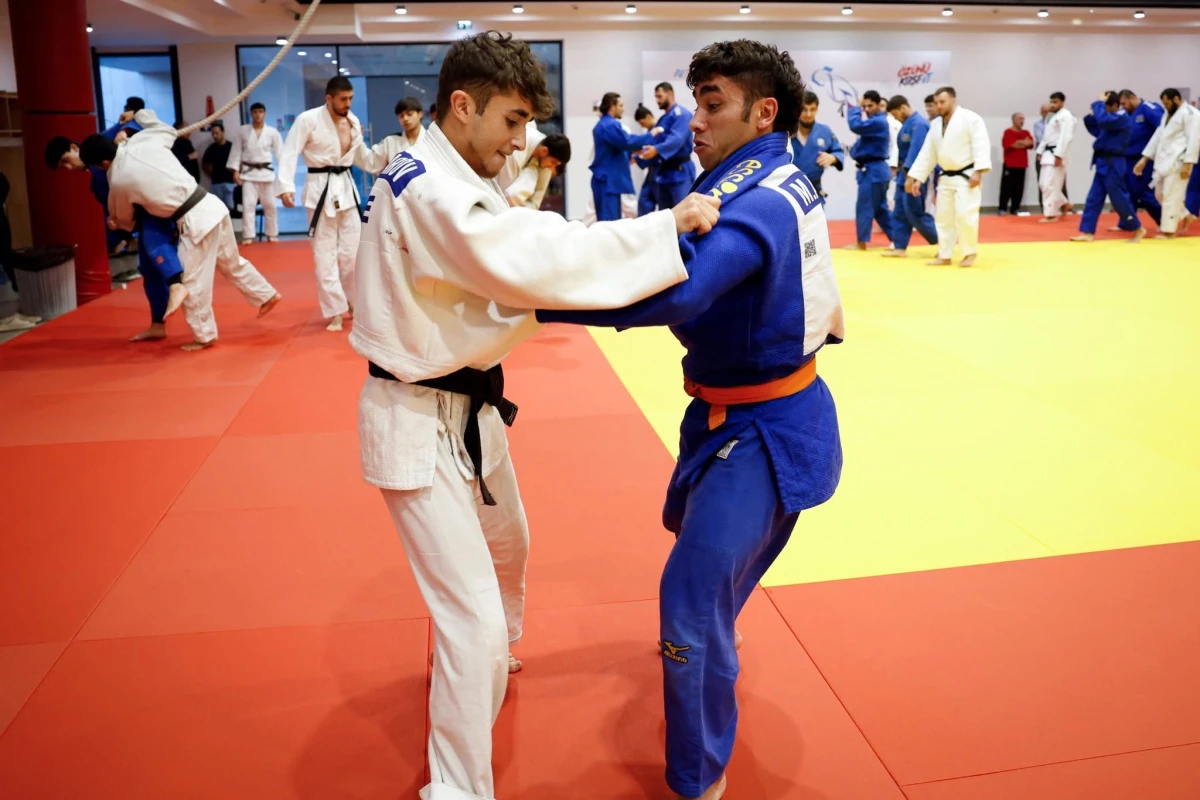 Bakıda paracüdoçuların olimpiyaçılarla birlikdə məşqlərinə start verilib - FOTO