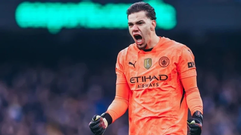 Ederson “Fənərbaxça” yolunda: İstanbula yola düşüb 