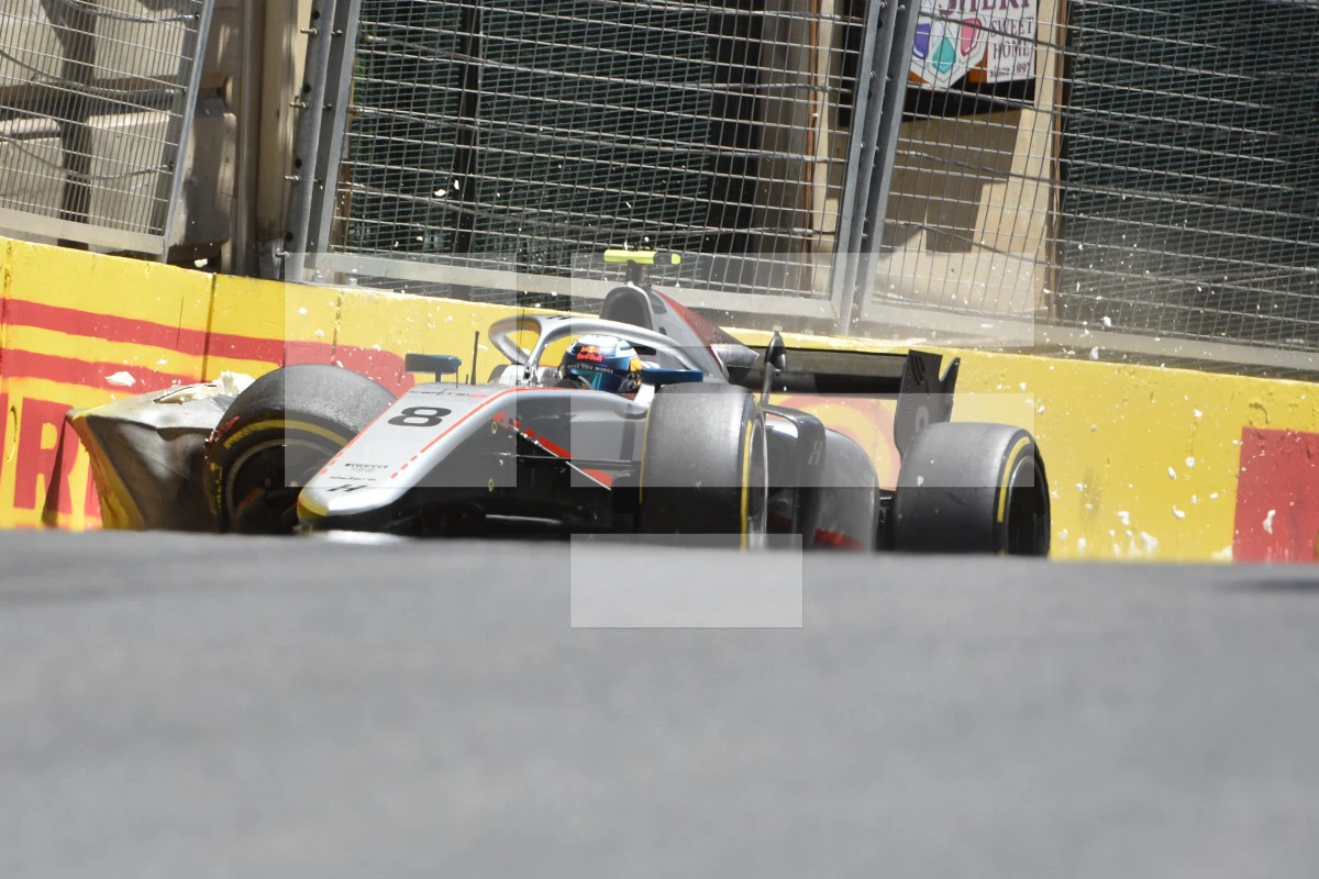 “Formula 2”: Sərbəst yürüşə start verilib