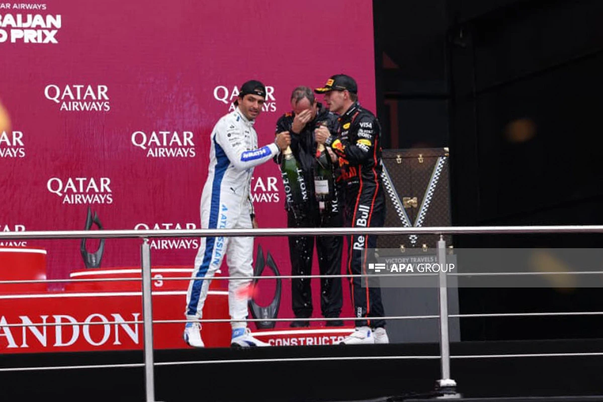 “Formula 1”in qalibi mükafatlandırılıb - FOTO 