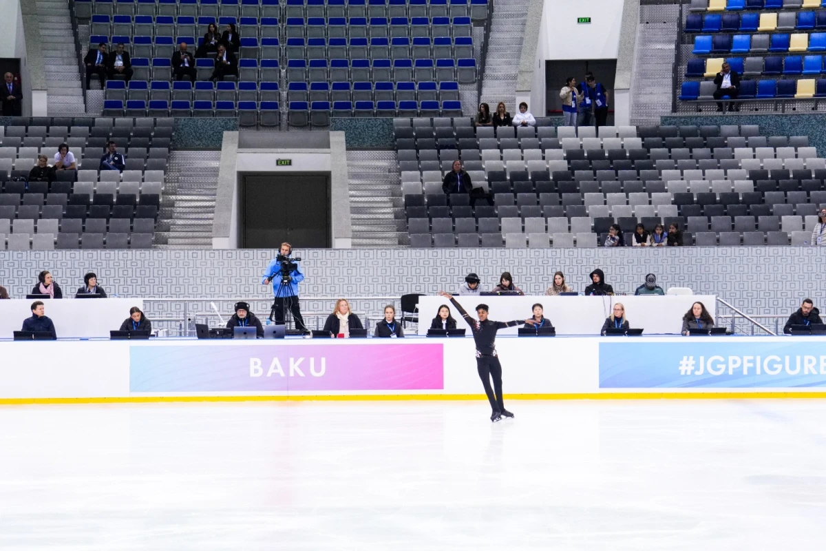 Fiqurlu konkisürmə üzrə Qran-Pri turnirinin qısa proqramı keçirilib - FOTO 