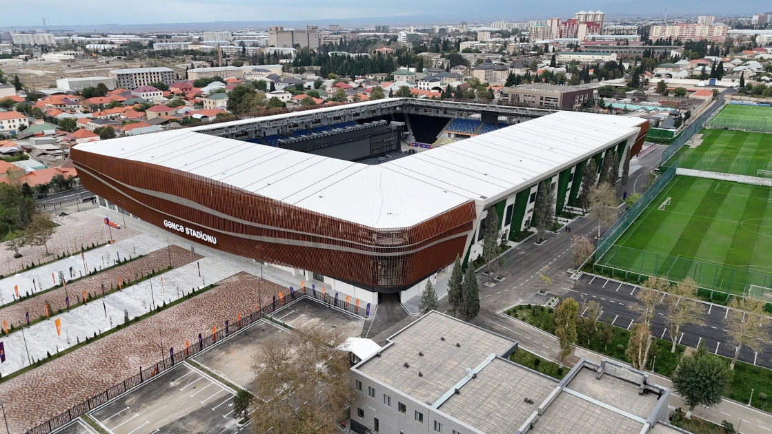 Prezident İlham Əliyev Gəncə şəhər stadionunun açılışında iştirak edib - FOTO 