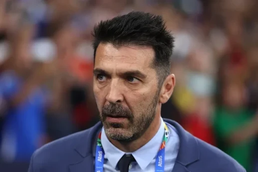 Buffon İtaliya millisini tərk etdi
