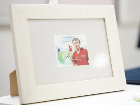 Anatoli Banişevskinin yubiley poçt markaları dövriyyəyə buraxılıb