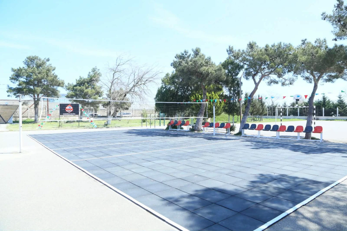 “DH Volley” komandası voleybol meydançası inşa edib