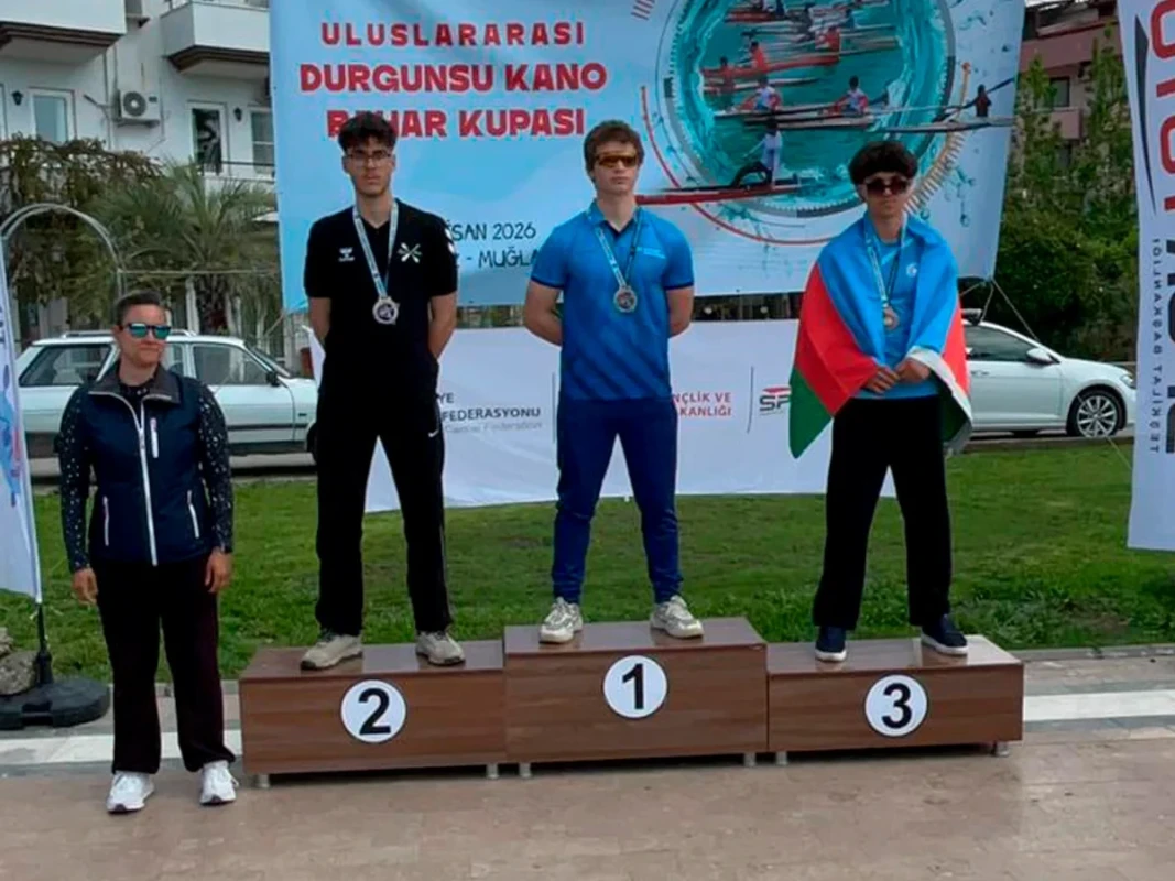 Azərbaycan avarçəkənləri Türkiyədəki turnirdə 3 medal qazanıblar
