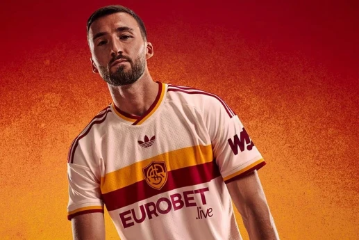 "Roma"dan yeni səfər forması - tarixi gerbə qayıdış  - FOTO 