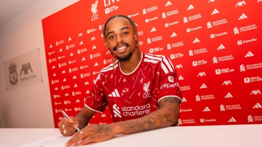 Bredli Barkola rəsmən ”Liverpul”da 