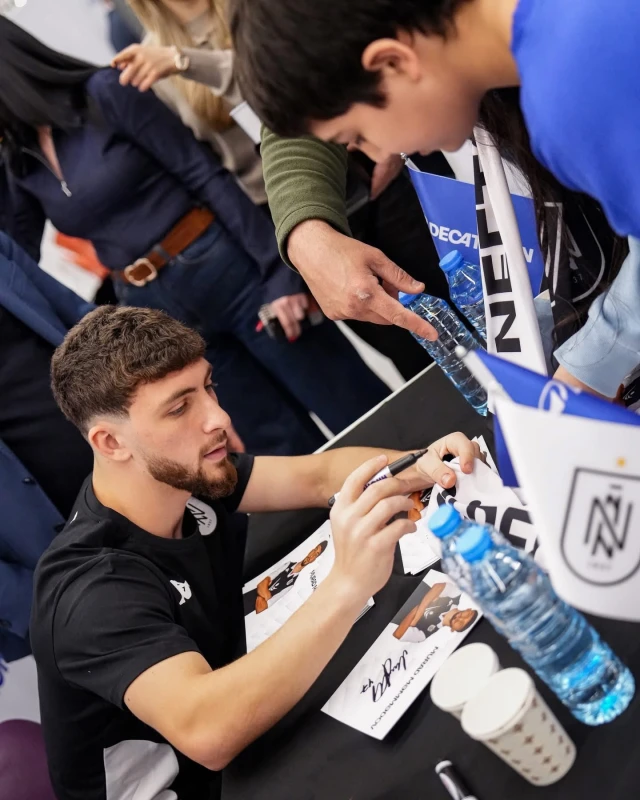 “Neftçi”nin rəsmi mağazasının açılış mərasimi baş tutub - FOTO 