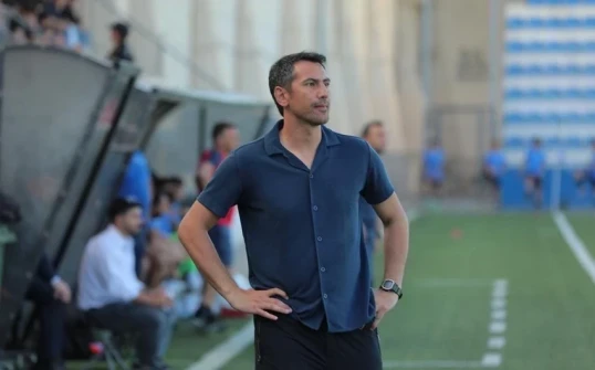 Rauf Əliyev: “İngilis klubları ilə oynamaq çox çətindir”