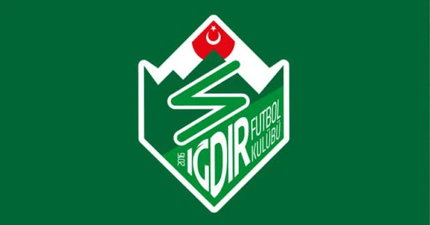 Azarkeşlər futbolçuları təhdid etdi - Şok görüntülər 