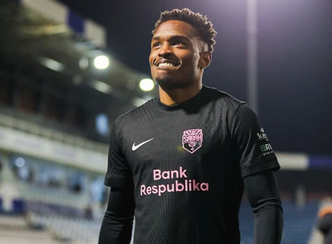 Coy-Lens Mikelsdən 100-cü oyun: Tarixdə 7-ci