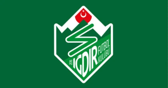 Azarkeşlər futbolçuları təhdid etdi - Şok görüntülər 