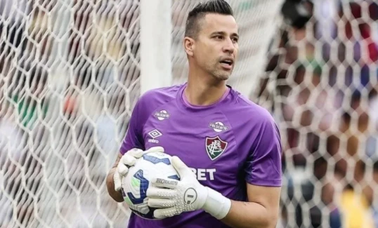 45 yaşlı qolkiper klubu ilə müqavilə yeniləyib