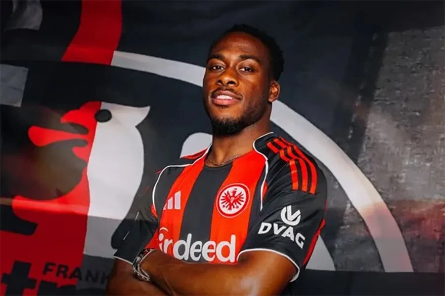 "Nottinqem Forest"in hücumçusu Bundesliqa klubunda