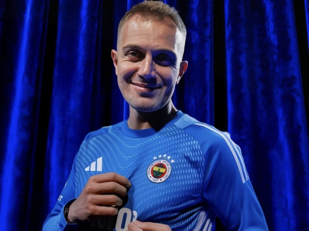 Mert Günok rəsmən “Fənəbaxça”da