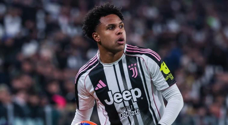 “Fənərbaxça” və “Qalatasaray” yarışda: "Yuventus"un futbolçusu uğrunda mübarizə 