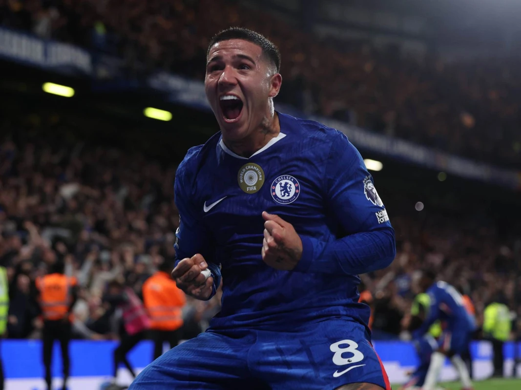 PSJ "Çelsi"nin ulduzu ilə maraqlanır