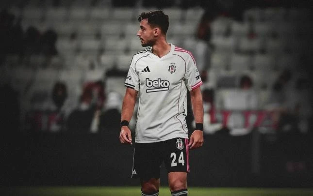 “Beşiktaş” müdafiəçisi ilə yollarını ayırdı