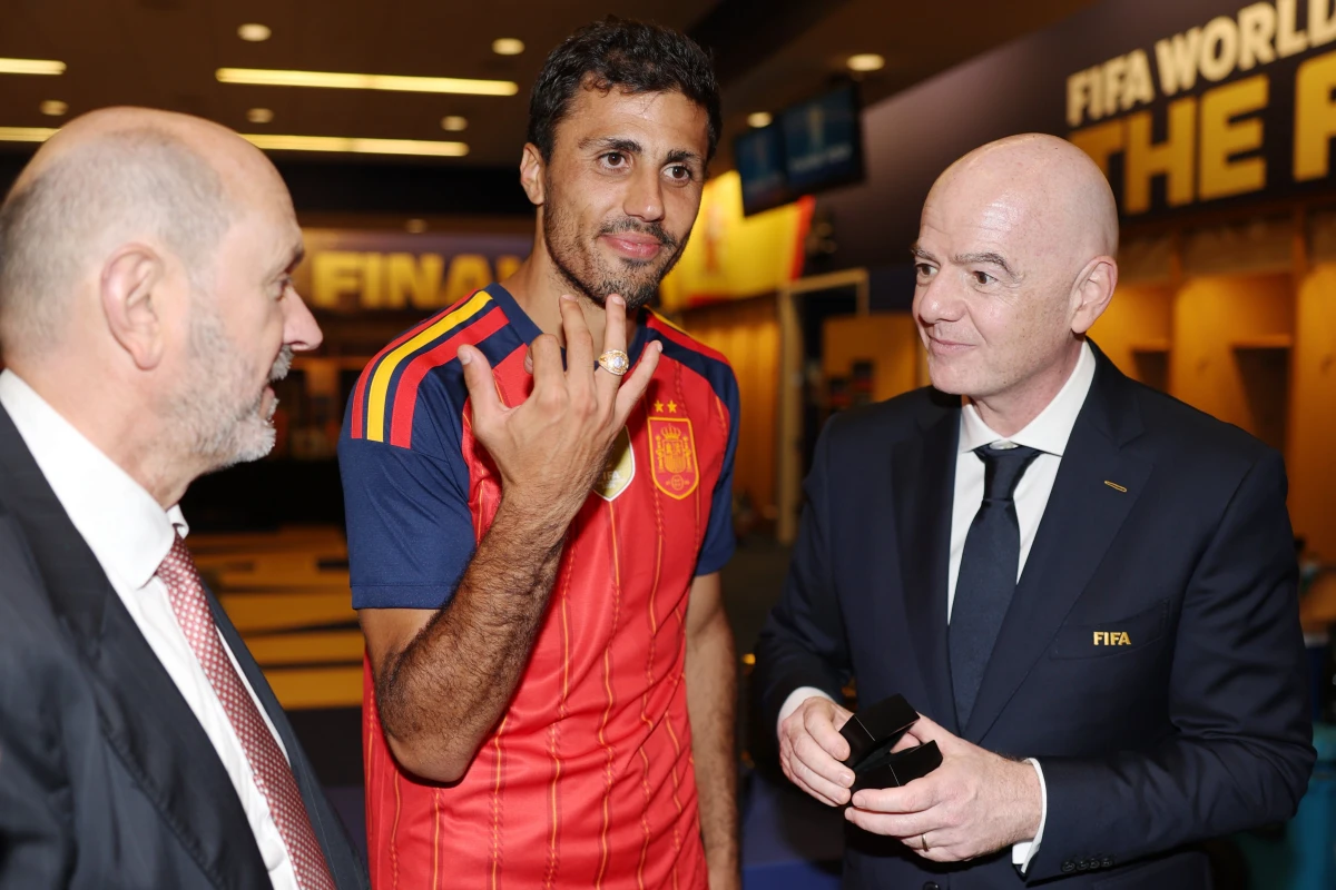 FİFA-dan ilk: İspaniyaya çempionluq üzüyü təqdim olundu