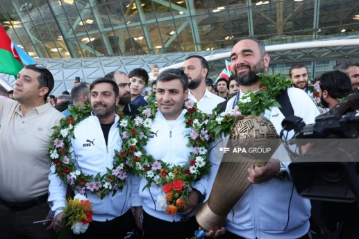 Avropa çempionu olan Azərbaycanın minifutbol yığması Vətənə qayıdıb - FOTOLAR 