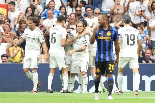 Əfsanələr matçı: “Real” “İnter”i məğlub etdi - Emre də meydana çıxdı 