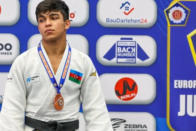 Cüdoçumuzdan bürünc medal