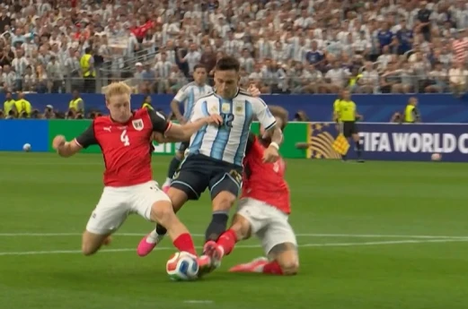 DÇ-26: Messi penaltini qaçırtdı - YENİLƏNİR 