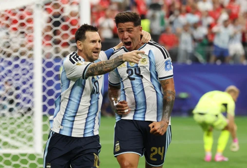 Messi Klozeni geridə qoydu - Dünya çempionatlarının yeni bombardiri 