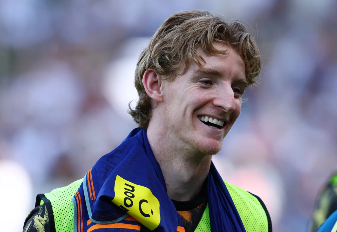 Entoni Qordon rəsmən “Barselona”da 