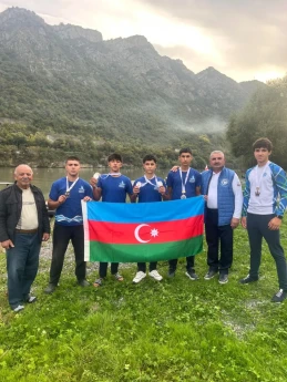 Azərbaycan kayakçı və kanoeçiləri beynəlxalq yarışda 4 medal qazanıblar