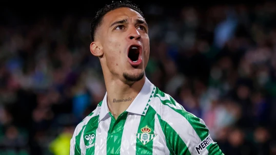 “Betis”in ulduz futbolçusunun evinə oğrular girdi - ÇL MATÇI ZAMANI 