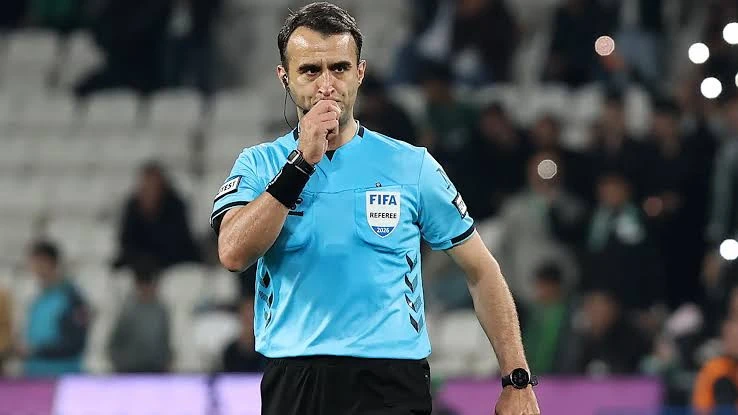 İstanbul derbisinin hakimi  bəlli oldu 