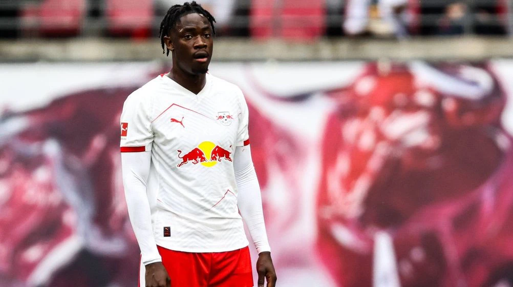 "Qalatasaray"dan növbəti transfer: Fransız müdafiəçi 