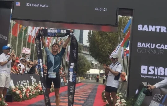“IRONMAN 70.3 Baku”: Finişə ilk çatan idmançı müəyyənləşib - FOTO 
