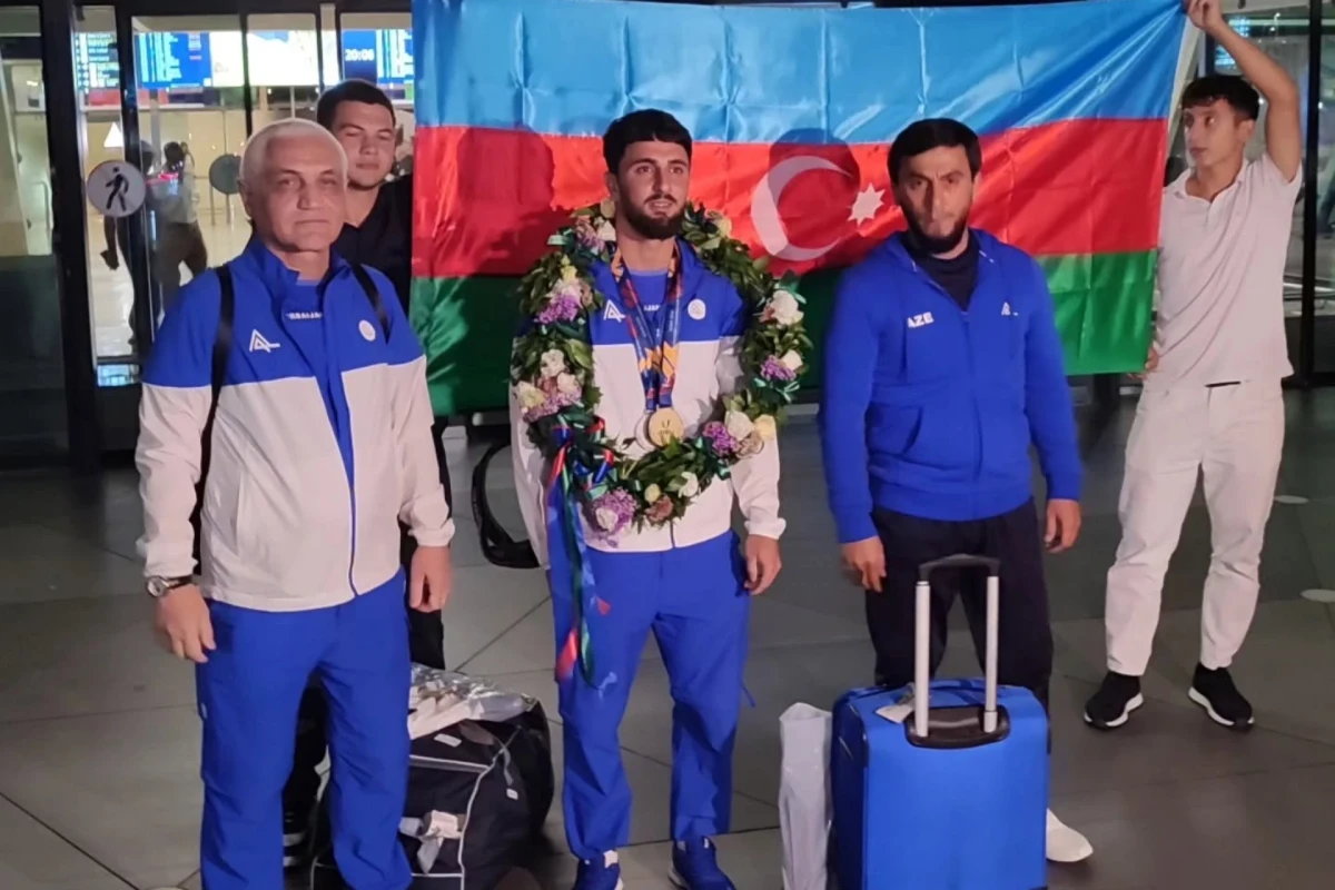 Tələbələr arasında ilk dünya çempionumuz Vətənə qayıtdı