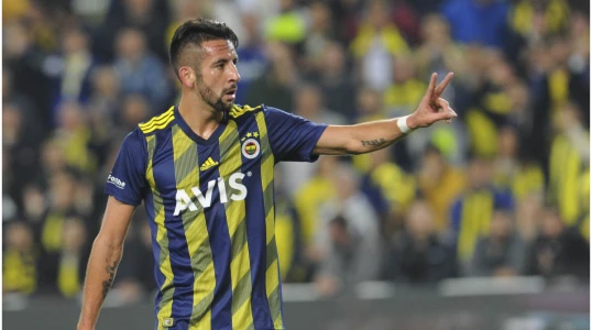 "Yuventus" və "Fənərbaxça"nın sabiq futbolçusu butslarını "mismardan asdı"