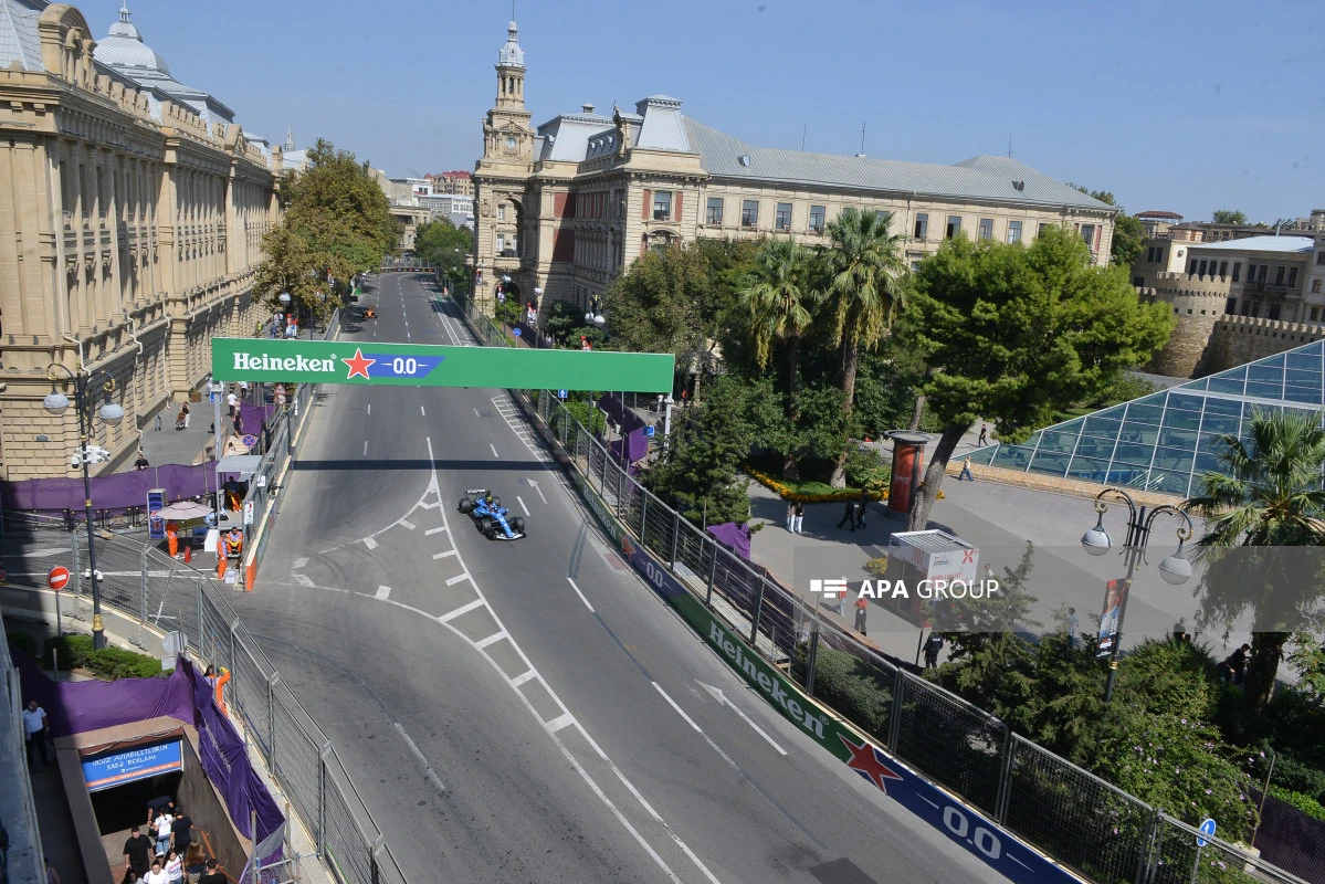 “Formula 1”: Sərbəst yürüşə start verildi