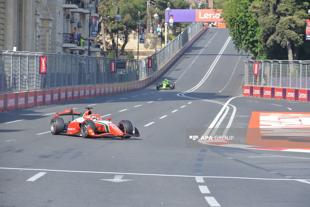 “Formula 1”: Sərbəst yürüşə start verildi